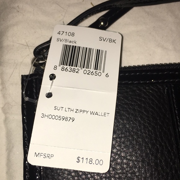 NWT - Coach Patent Leather Zippy Wristlet - Picture 4 of 6